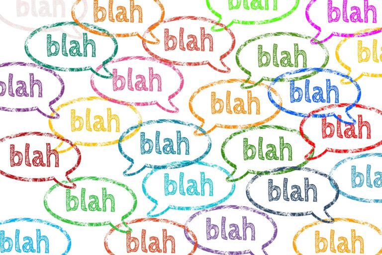 Plein de bulles de couleur avec le texte Blah